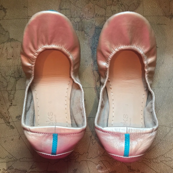 ☀️SOLD☀️ Limited Edition Champagne Gold Tieks size - Picture 3 of 8